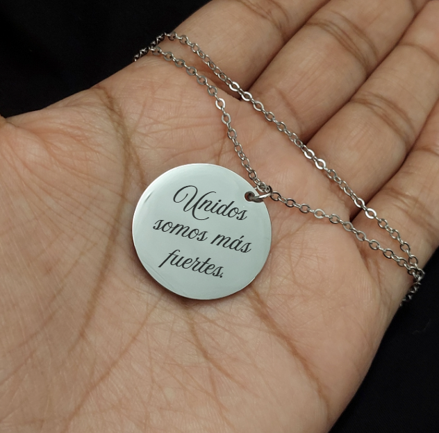 Collar con Dije Circular de Acero inoxidable