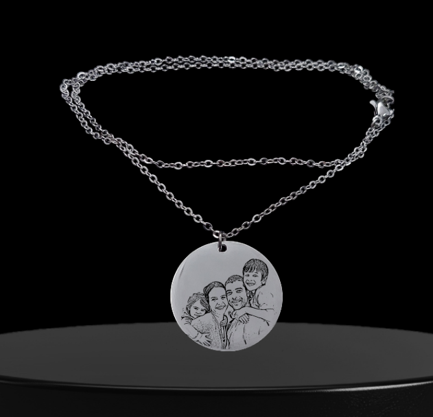 Collar con Dije Circular de Acero inoxidable